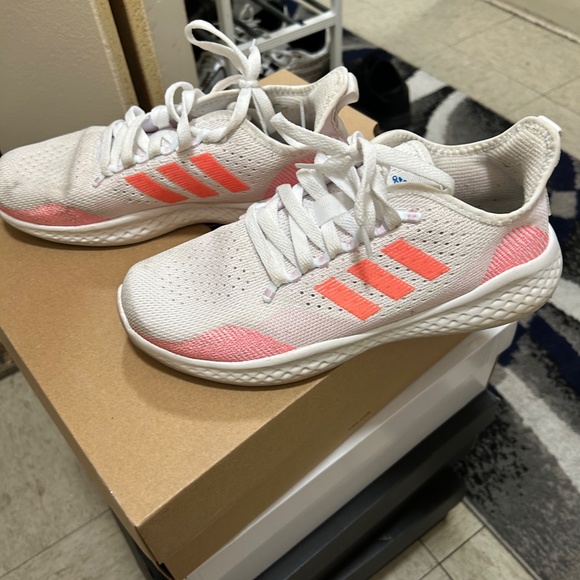 Adidas - Picture 2 of 5